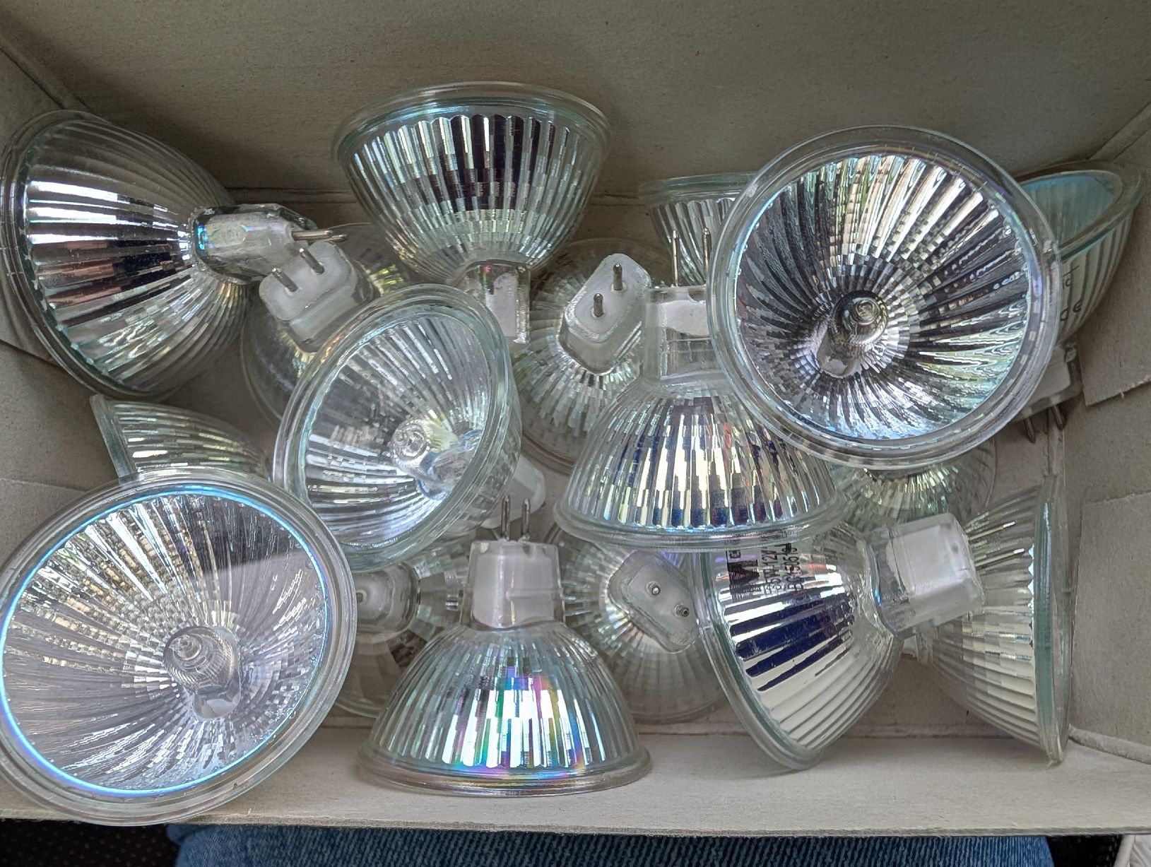 Lampade: Halogen Spots 2-Pin Basis 35W – Usato da Pfäffikon ZH venduto da Gabriel64