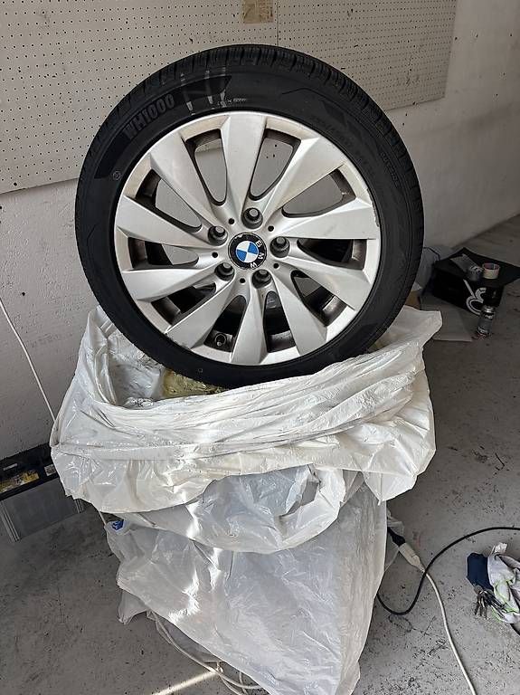 Pneus & Kompletträder: Roues hiver complètes BMW 7.5x17 ET43 – Gebraucht aus Torgon von jfr_58dd
