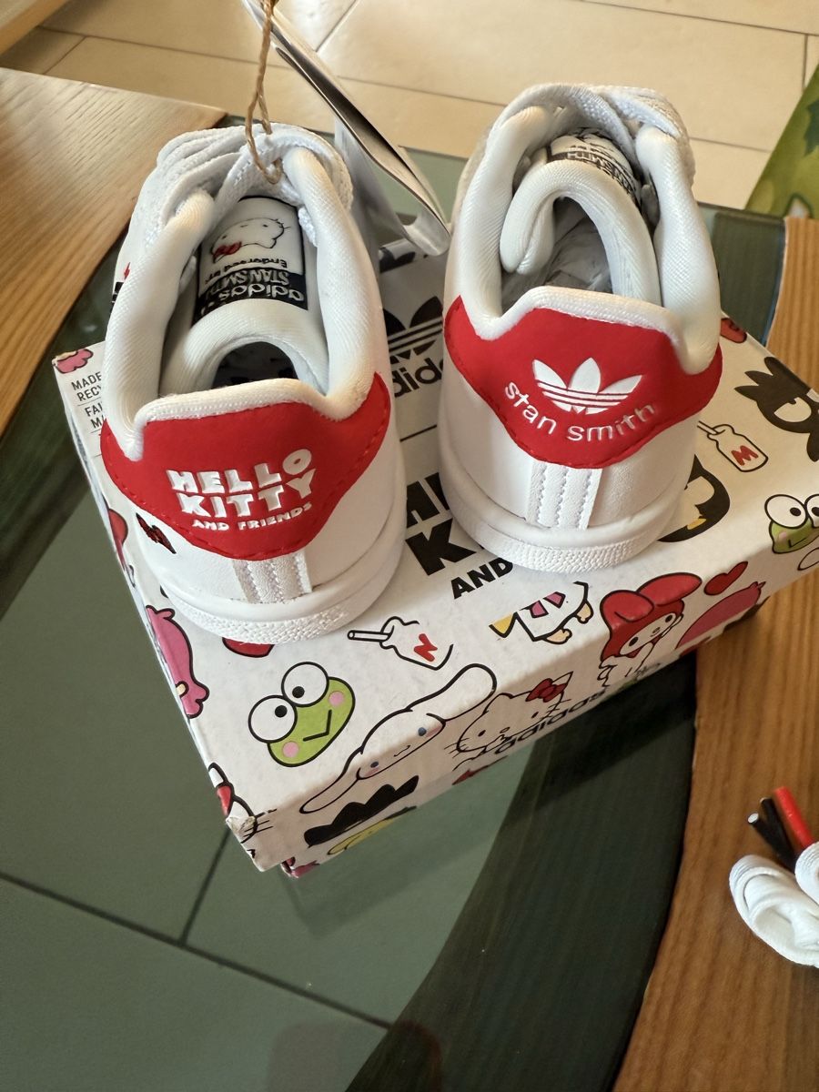 Adidas Scarpe per ragazzi: Adidas x Stan Smith Hello Kitty, Gr. 19, Neu mit Box! – Nuovo e nell'imballaggio originale da Konolfingen venduto da likeacat 6