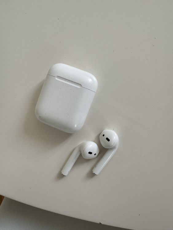 Apple AirPods 1. Generation 3
