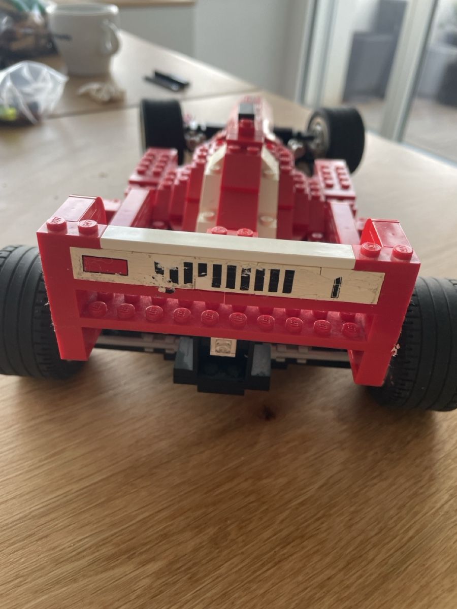 Lego Kit di costruzioni: Lego Ferrari Formule 1, 2556 – Usato da Le Vaud venduto da Guillaume-1988 3