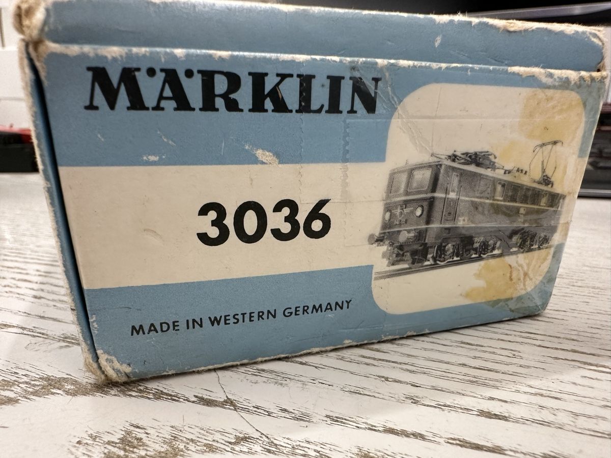 Märklin Modellini di ferrovie: Märklin 3036 ÖBB BR 1141 – Usato da Lupsingen venduto da New-Haven 8