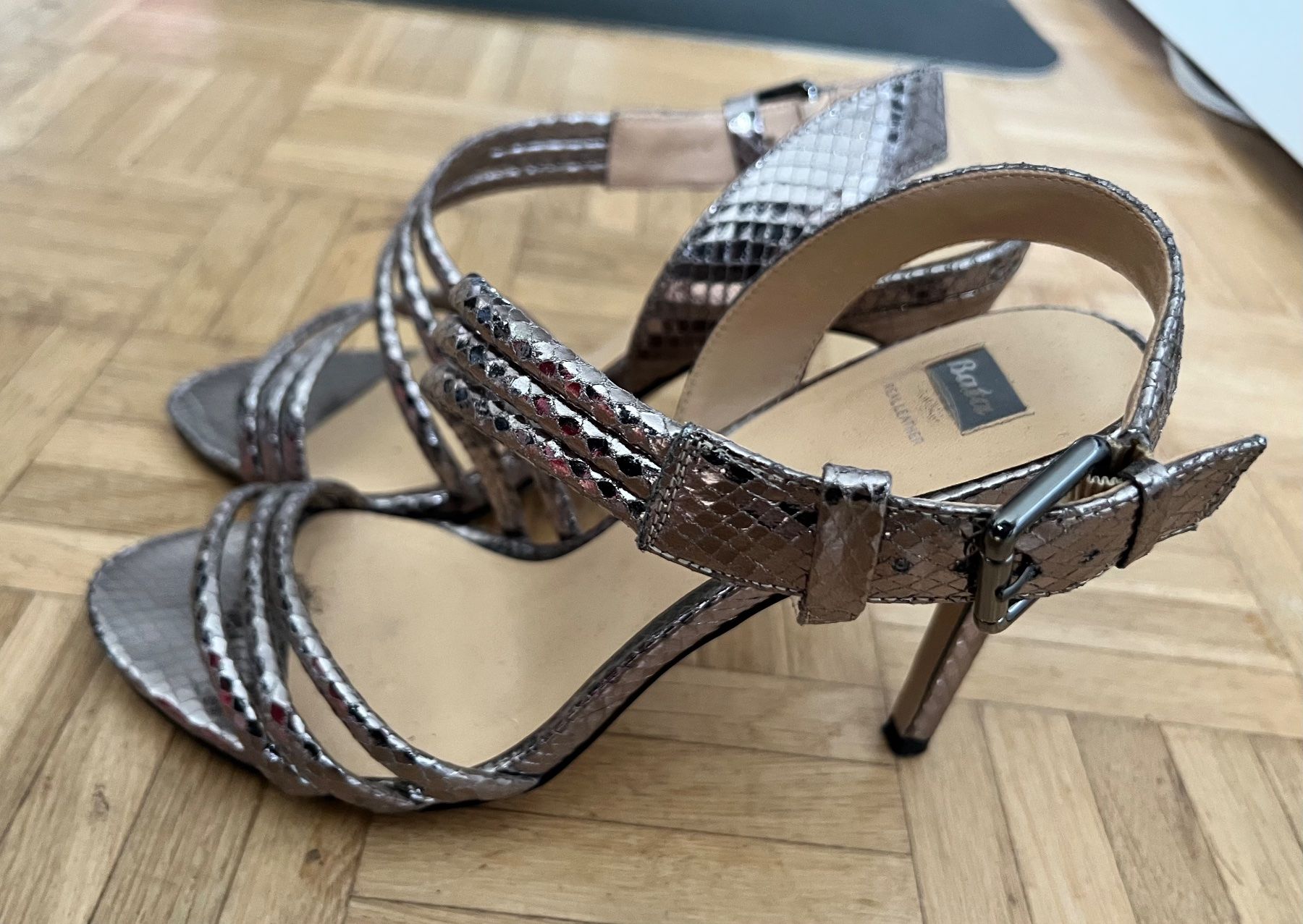 Damenschuhe: Bata Leder Sandalette / grösse 39 – Gebraucht aus Effretikon von YaMn 2