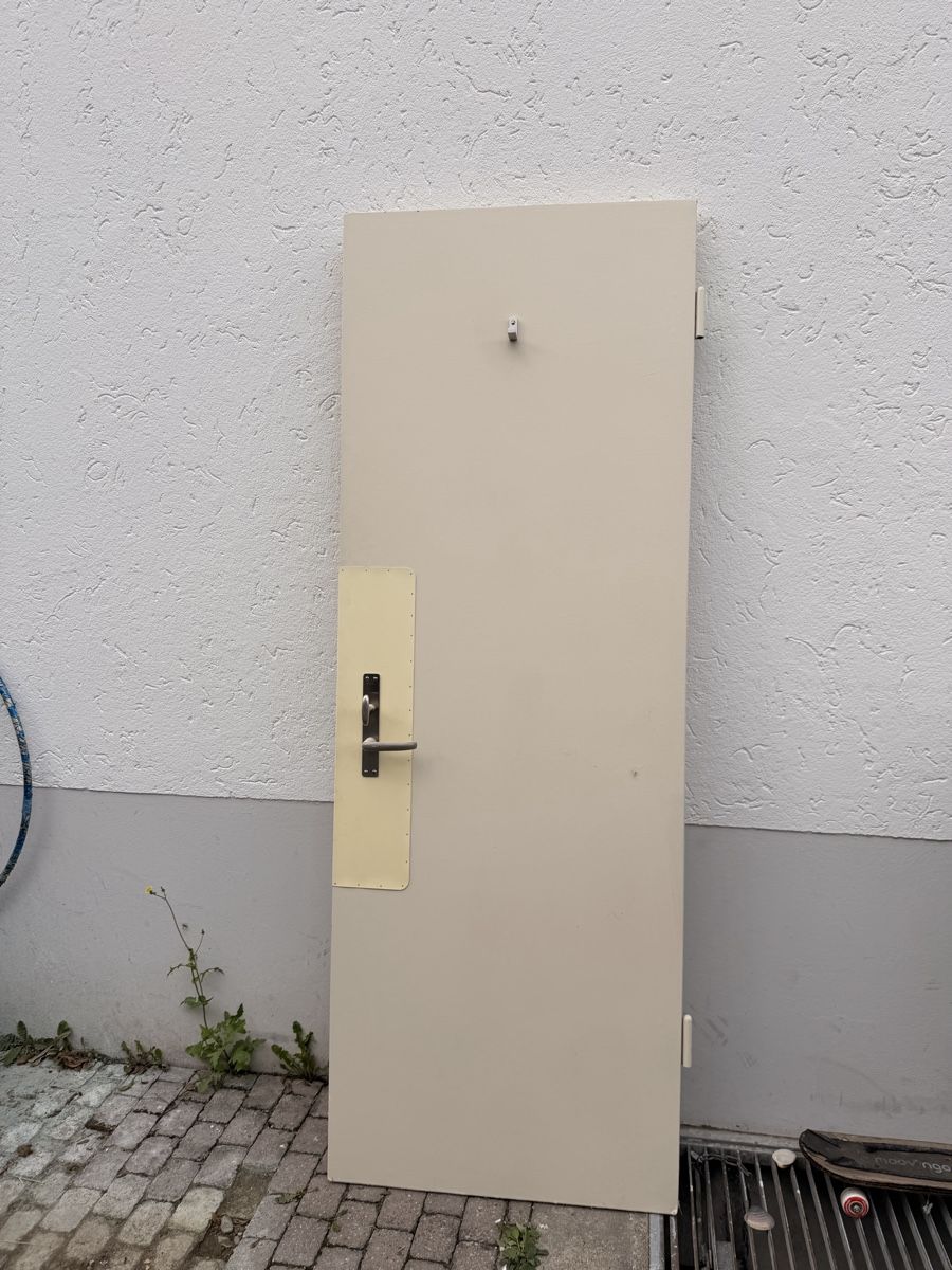 Porte: Türen  – Usato da Biel/Bienne venduto da Munzi007 1