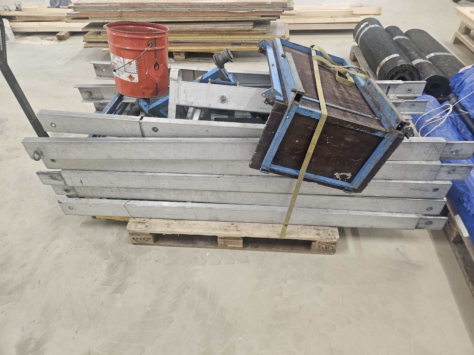 Tutte le macchine: Warenaufzug  Dachdeckerlift – Usato da Buchs LU venduto da wey123 3