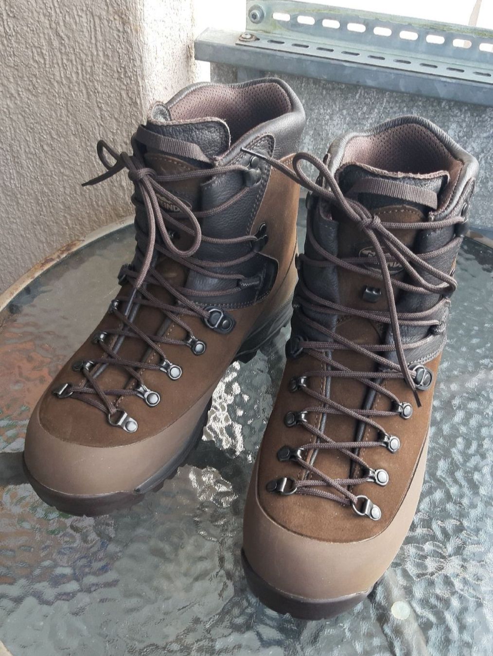 Meindl Scarpe da uomo: Neue Wanderschuh  Meindl KS 19 Schwer Gr. 44 – Nuovo e nell'imballaggio originale da Wila venduto da myquaso