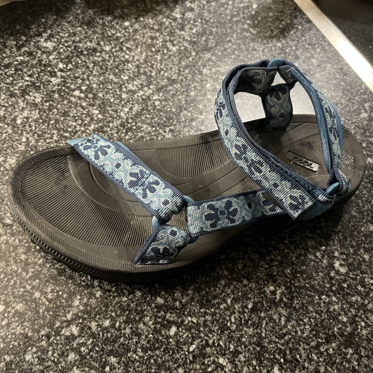 Chaussures femmes: Teva 40 – Neuf (Voir description) à Fribourg par ele_9gt8 5