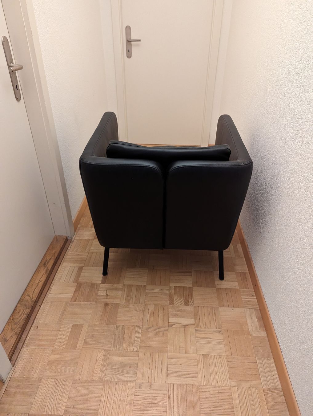 Ikea Sessel: Zwei IKEA EKERÖ Sessel Bomstad Schwarz  – Gebraucht aus Luzern von philipruth 2