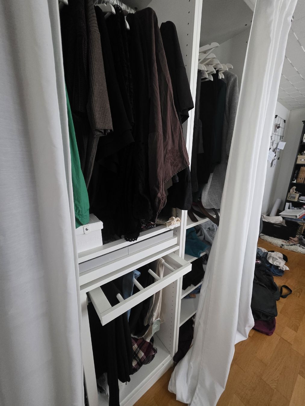 Armadi: Ikea Pax Kleiderschrank – Usato da Aarau venduto da kat_x92y