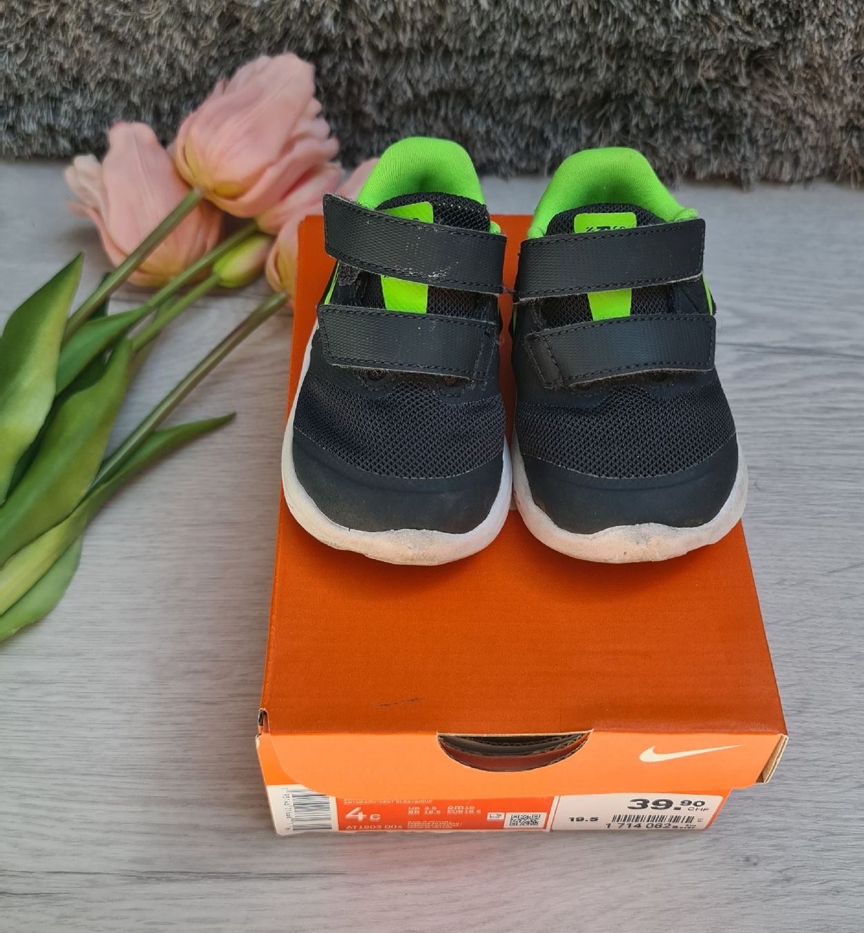 Nike Scarpe per ragazzi: Nike Schuhe Gr. 19.5, originalverpackt – Usato da Zufikon venduto da Dadulka79