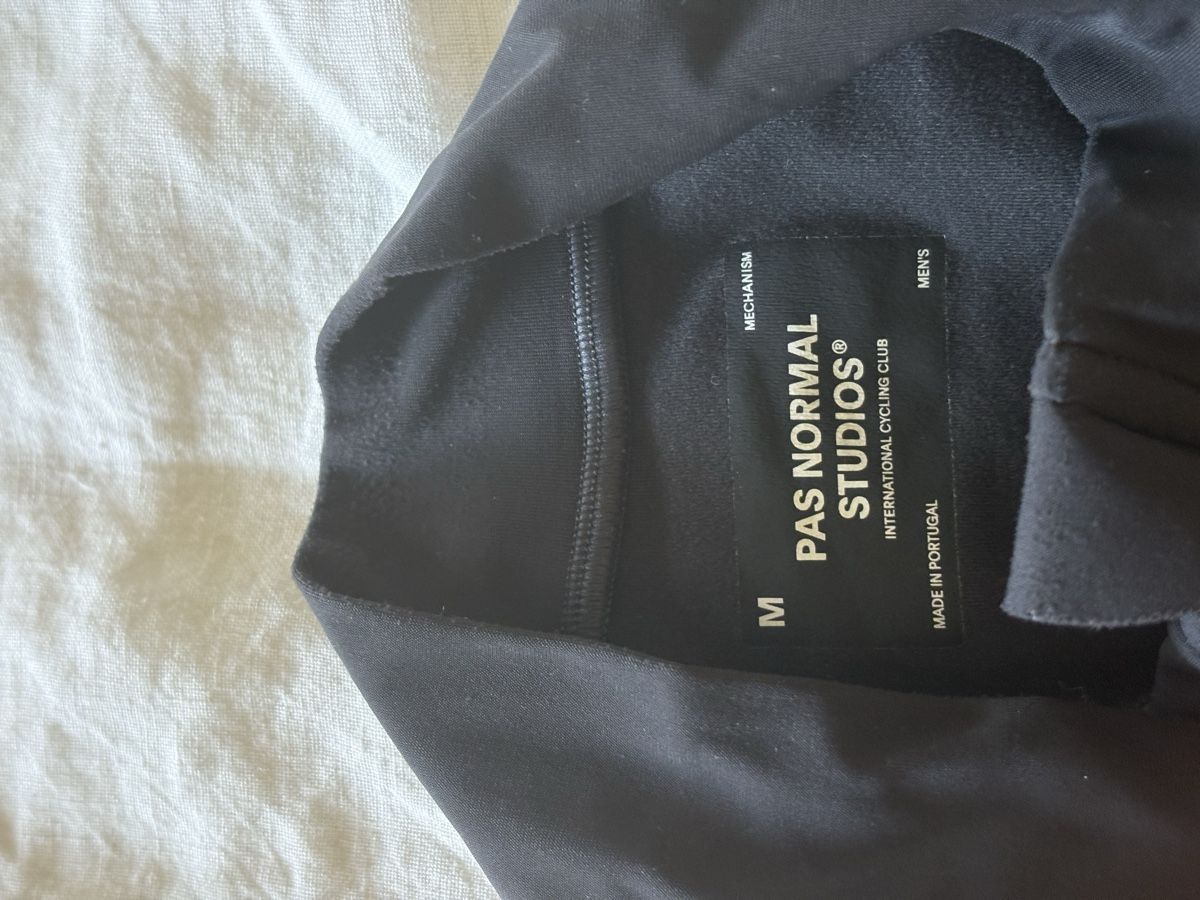 Pas Normal Studios Canottiere & Pantaloni: Pas Normal Studios Mechanism Long Sleeve Jersey schwarz M – Usato da Bern venduto da sam_c78d 3