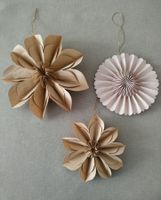 11 Anhänger Papier Blumen- 80% Rabatt!