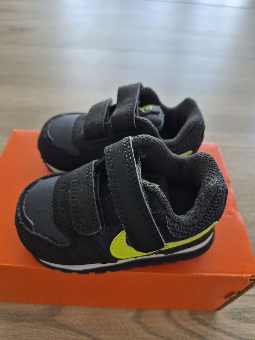 Nike Scarpe per ragazzi: NEUE Nike Kinder Turnschuhe Gr. 18.5 – Nuovo (secondo la descrizione) da Adliswil venduto da Ci5671 2