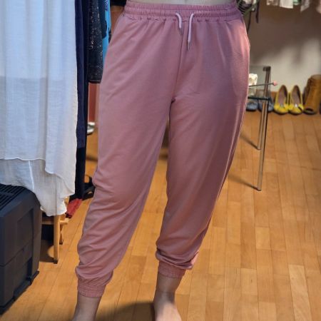 Rosa Jogginghose XL – passt 38/40 neuwertig