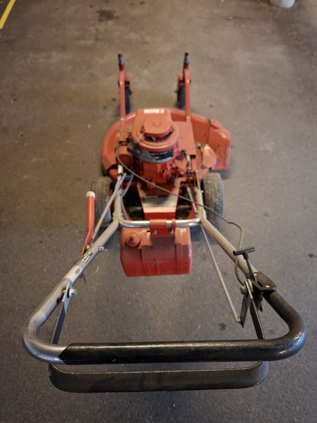 Toro Tondeuses à gazon: Robuster Toro Profi-Rasenmäher / Achslenker  – D'occasion à Chur par _k9s5 1