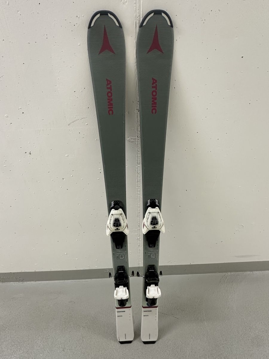 Atomic Skis: Atomic Vantage Kinderski 140 cm mit Bindung – D'occasion à Teufen AR par lexa81