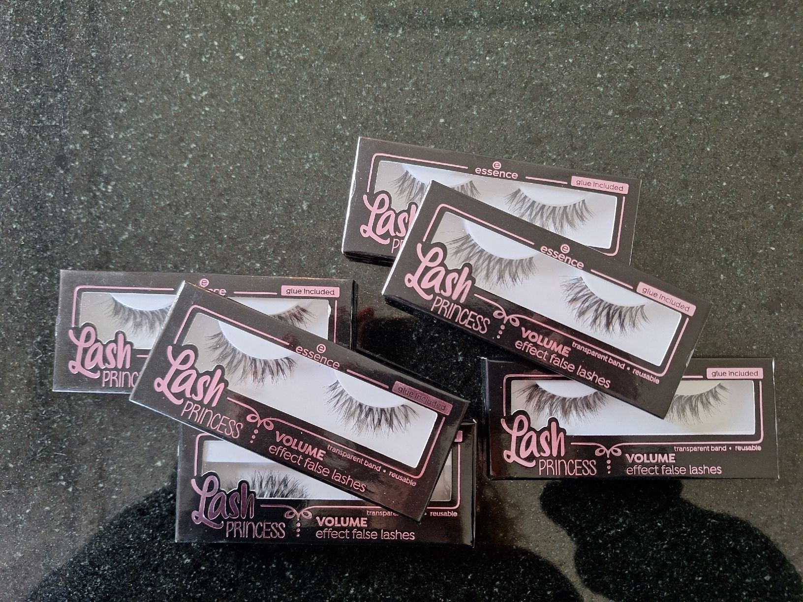 Make-up: 6 Stk. Essence Lash Princess Volume Wimpern – Nuovo e nell'imballaggio originale da Münsingen venduto da lar_hd62