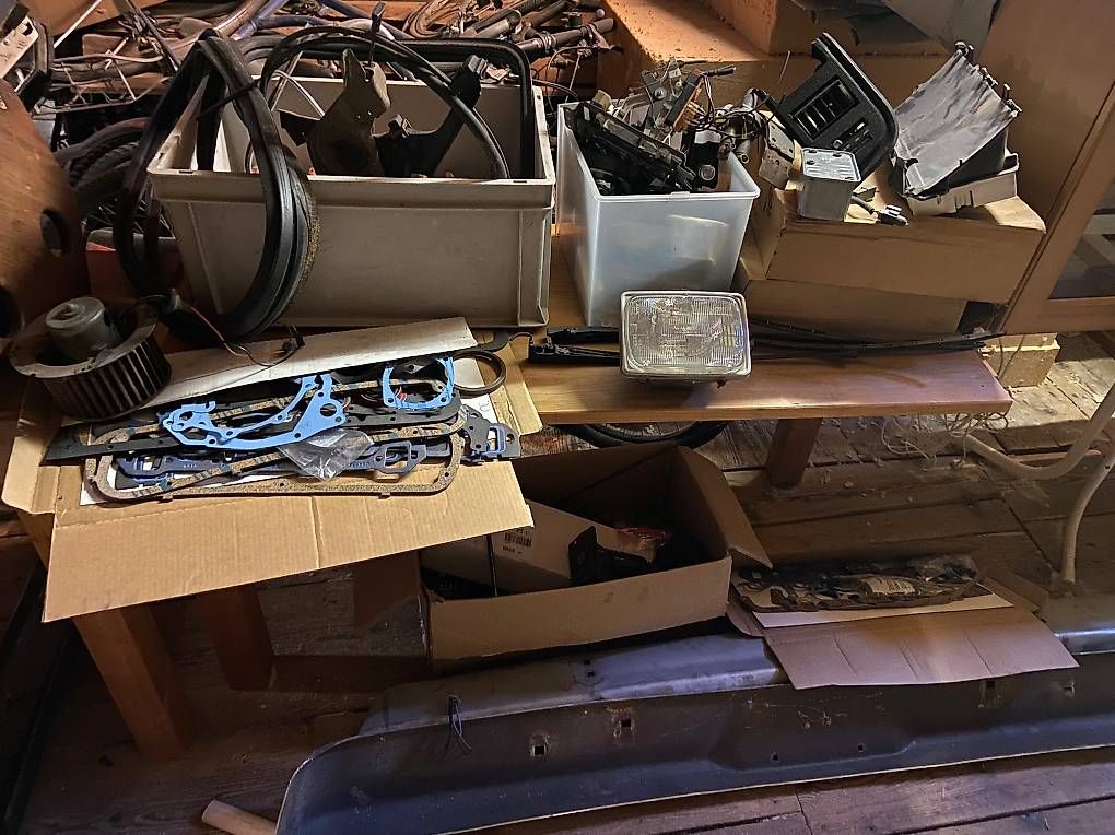Tutti pezzi di ricambio auto: Ford econoline van v8 1988 teile – Usato da Ebnat-Kappel venduto da mic_2pwc