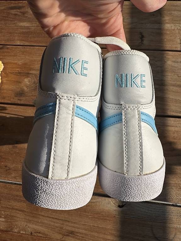 Nike Scarpe da uomo: Nike Blazer Sneaker 38.5 weiss türkis – Usato da Zürich venduto da hamtaro26 1