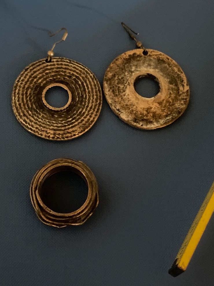 Sonstiger Schmuck: Grosse Ohrringe/Hänger & Ring/Fingerring silberig/schwarz – Gebraucht aus Frauenfeld von Boldi46 2
