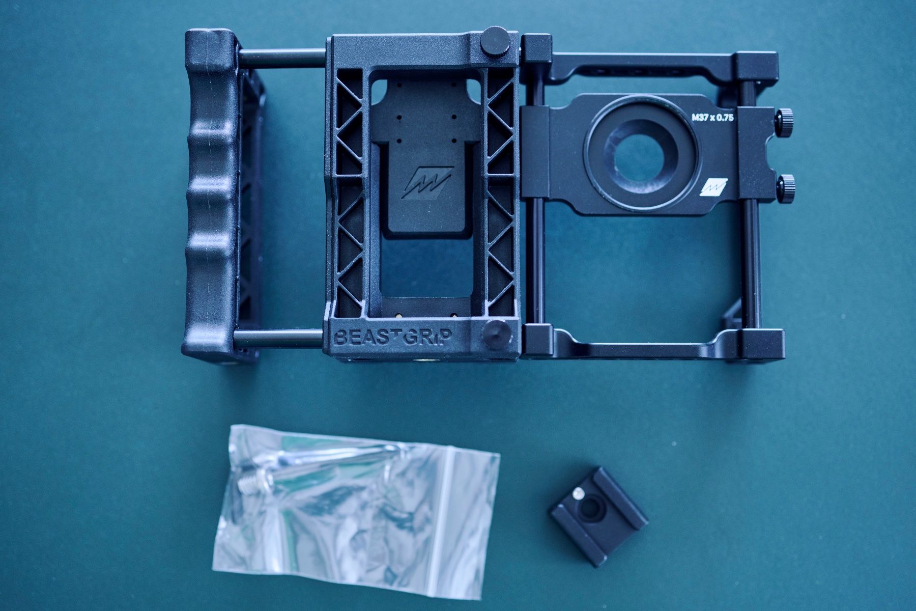 Covers & Schutzfolien: Beastgrip Pro Kamera cage für iPhone- und Android-Smartphone – Gebraucht aus Meilen von danielson0_3 1
