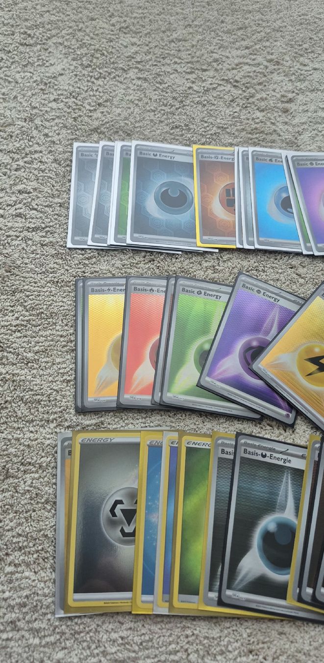 Pokémon Carte collezionabili: Pokémon Holo Energiekarten Sammlung – Usato da Mönchaltorf venduto da Volkner 6
