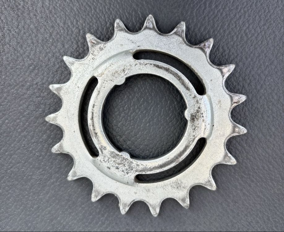 Schweizer Armee Biciclette: Armeerad, Militärvelo, Original Jg 1985, mit Gepäckträger – Usato da Rothrist venduto da Dluna1 9