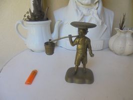 Alte Bronzefigur
