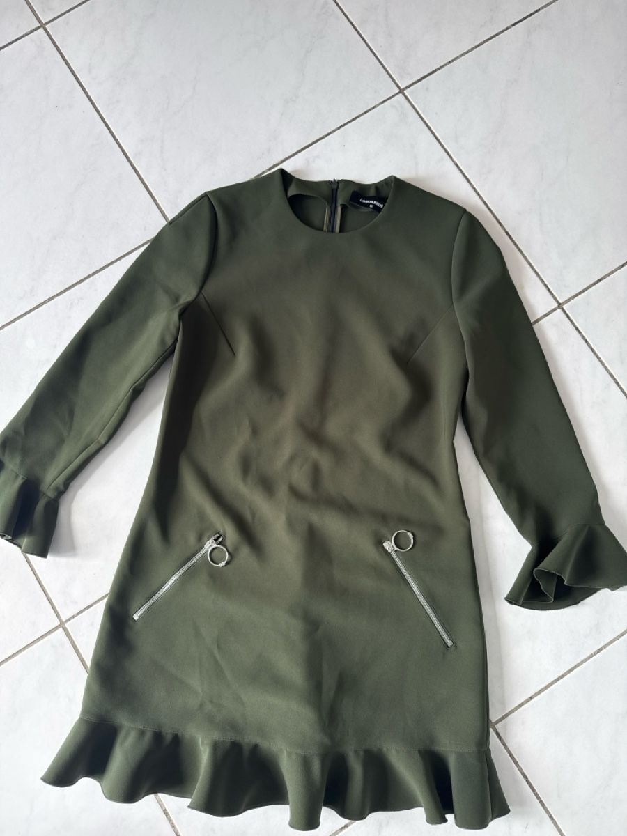 Robes: Kleid Gr 42 Dsquared2 – D'occasion à Zell ZH par Guffos