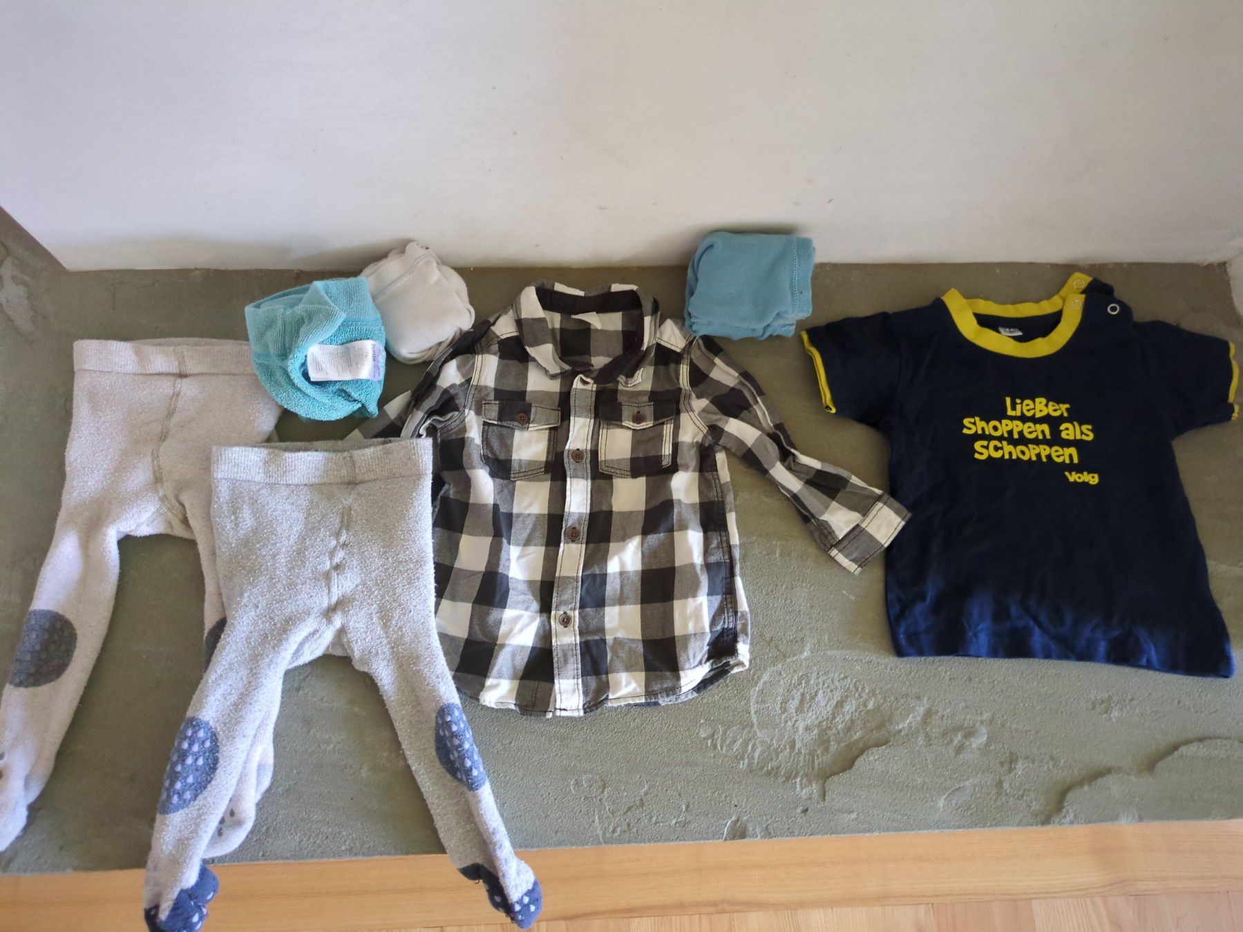 Lotti & Set di vestiti: grosses Kleiderpaket Gr. 74 – Usato da Oberhelfenschwil venduto da Tattar 9