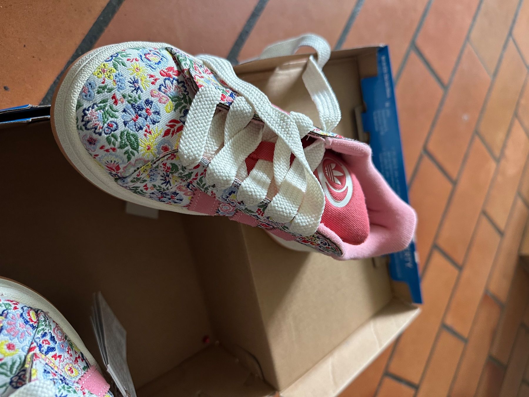 Adidas Scarpe da uomo: Adidas x Liberty Trainers size 30.5 – Nuovo e nell'imballaggio originale da Zürich venduto da dgo_5jrj 5