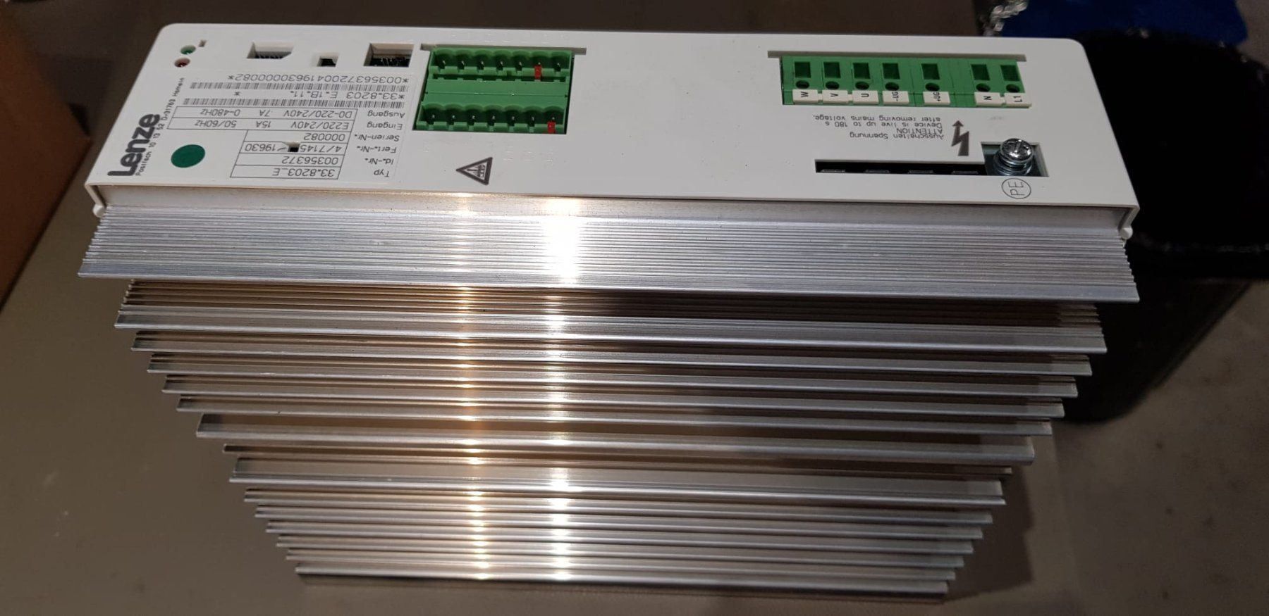 Inverter: LENZE 33.8203_E – Usato da Balsthal venduto da mtwd 2