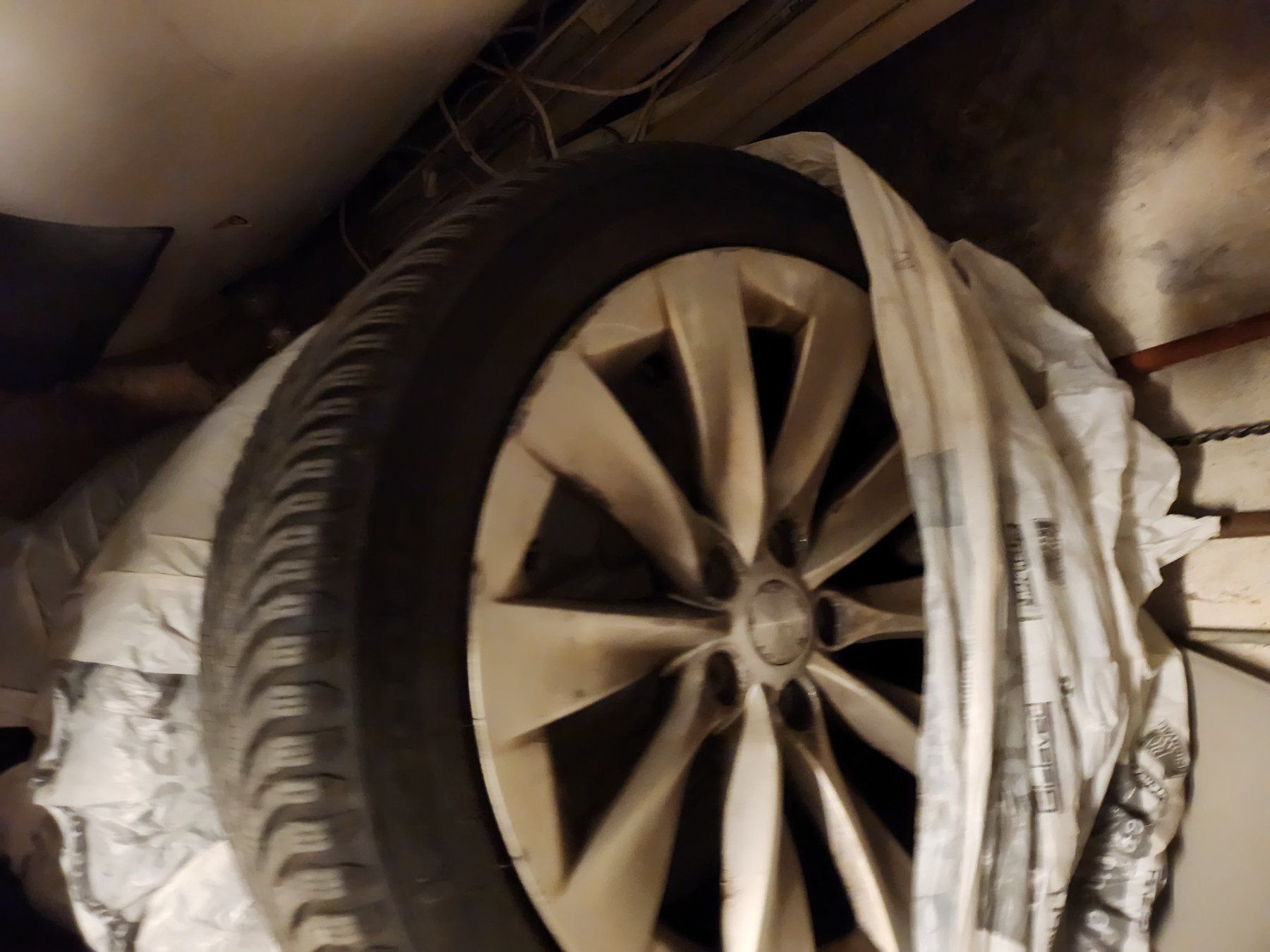 Pneumatici & Ruote complete: Originale Tesla S Winterkompletträder 19" – Usato da Amden venduto da Marylandsunny 1