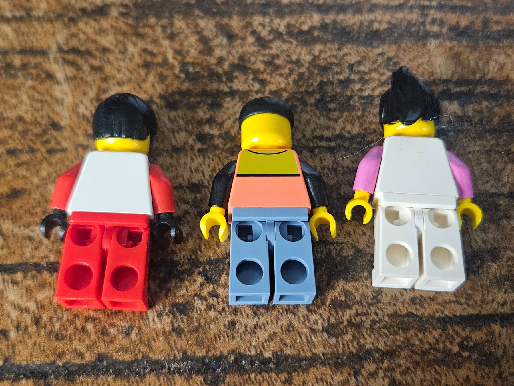 Lego Kit di costruzioni: lego lot de 3 figurines – Usato da Confignon venduto da Ecrofigs 1