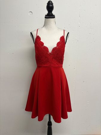 Fashionnova Rotes Kleid mit Spitze Minikleid Gr. M