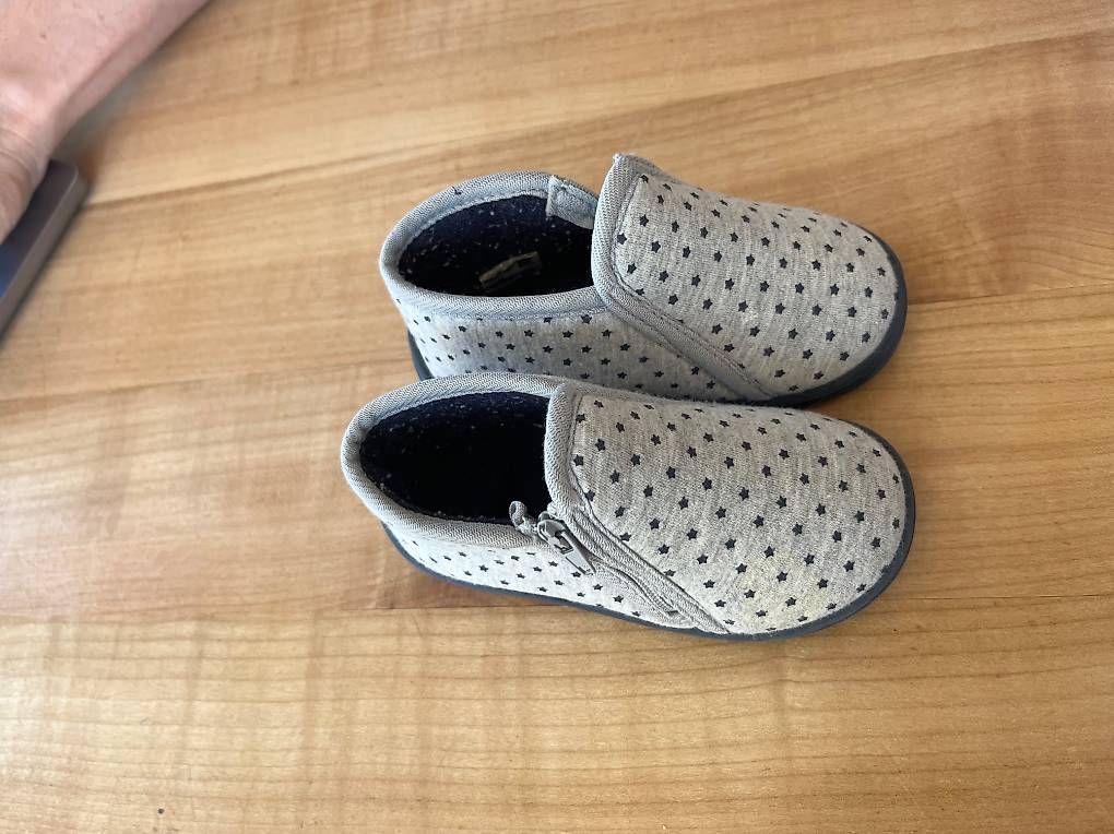 Scarpe da uomo: Hausschuhe von Smile 23 – Usato da Winterthur venduto da Blue028