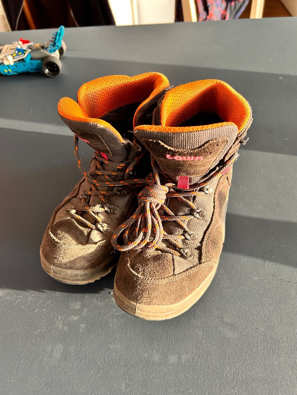 Lowa Scarpe da uomo: Lowa Wanderschuhe Grösse 37 – Usato da Basel venduto da Robin1978