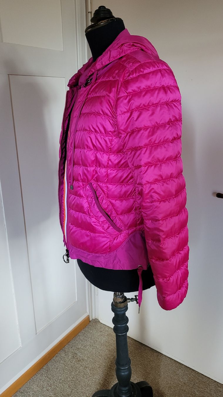 Marc Cain Vestes: Marc Cain Daunenjacke Gr.36 Fuchsia – D'occasion à Winterthur par Wohnhaus 9