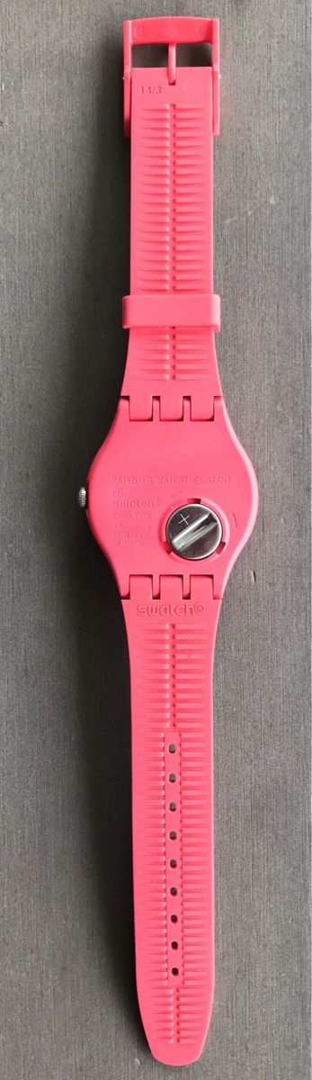 Swatch Uhren: Swatch Aktionärsuhr 2022, rot – Neu und originalverpackt aus Ebnat-Kappel von Molton 3