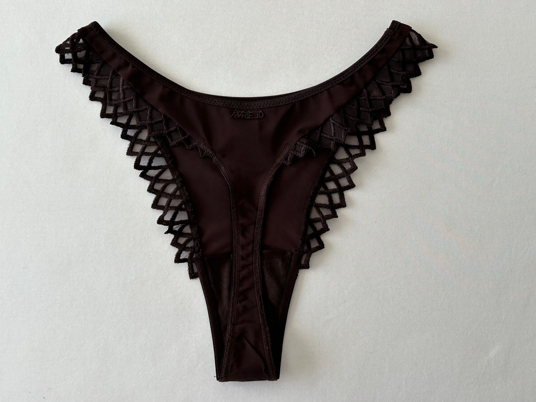 Marie Jo Altra biancheria intima: Verführerischer brauner String der Marke Marie JO – Usato da Bern venduto da Smile-2707 2