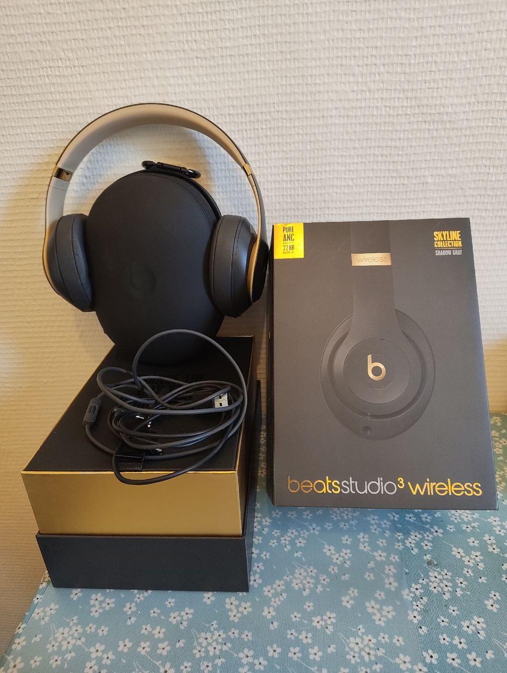 Beats Cuffie: Casque Beats Studio3 Wireless Skyline Collection! Comme neuf – Nuovo (secondo la descrizione) da Vevey venduto da faithfully_blonde