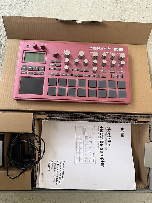 Strumenti musicali: KORG Electribe Sampler 2S Red  Groovebox / Sampler mit OVP – Usato da Schaffhausen venduto da Atelier.a 1