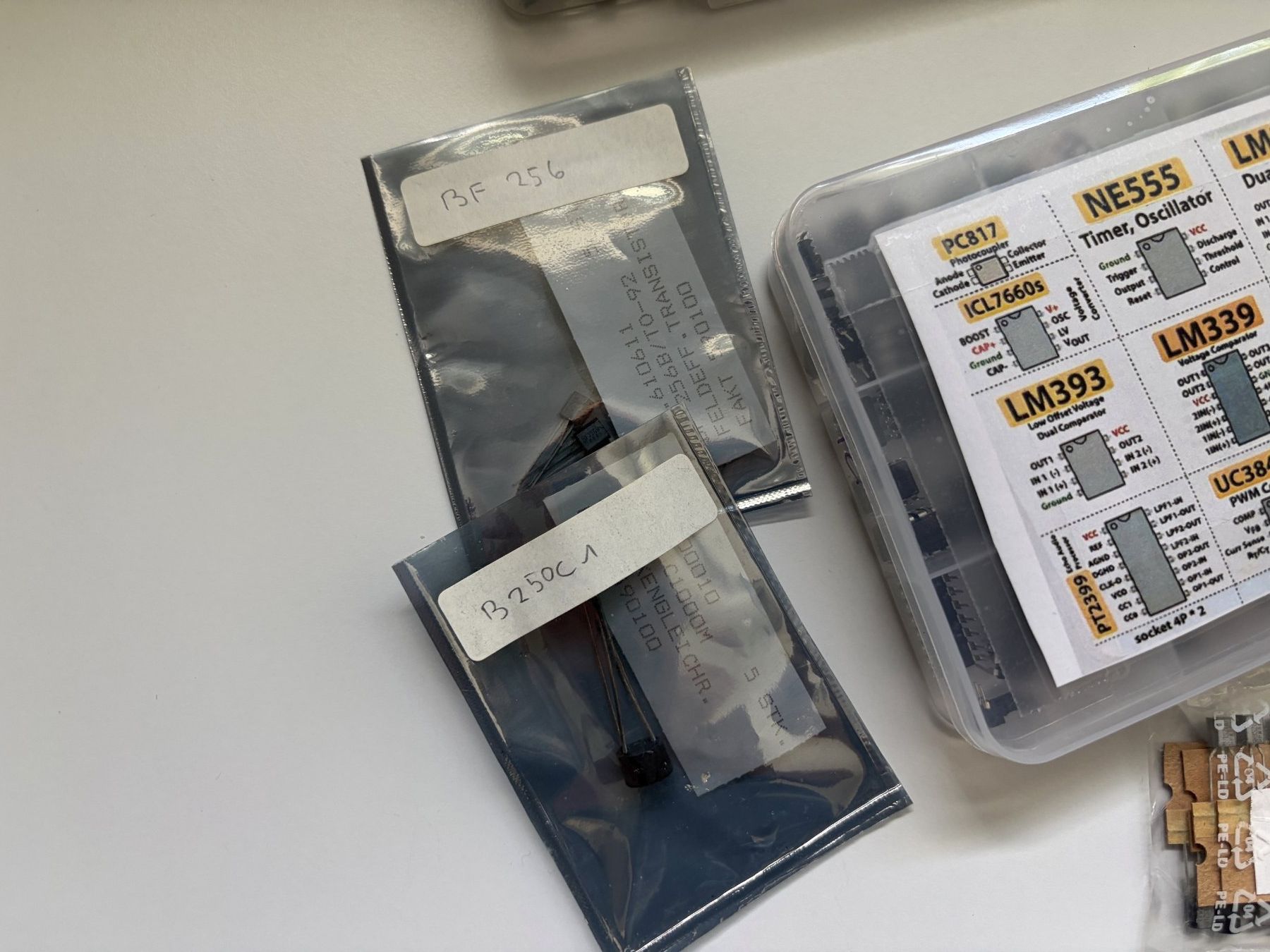 Elektronikbauteile: Bauteileset Transistoren , OP, OPAMP diverse – Gebraucht aus Langnau am Albis von Danig0 5