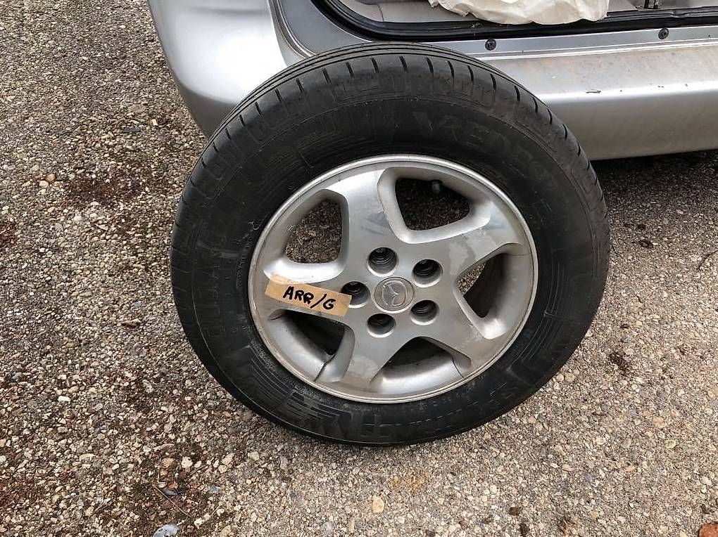 Mazda Pneumatici & Ruote complete: Roue été mazda mpv année 1999 à 2005 – Usato da Le Landeron venduto da Xman83