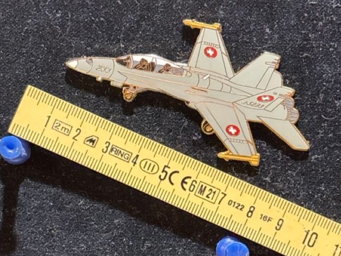 Schweizer Armee Placchette & Badge: Pin Hornet der Schweizer Luftwaffe, 039/300, Original! – Usato da Matzingen venduto da Old-Shop 1