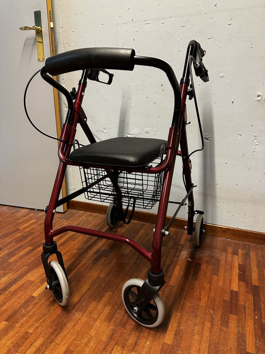 Chaises roulantes: Rollator à 4 roues – Neuf (Voir description) à Châtelaine par Mayy 3