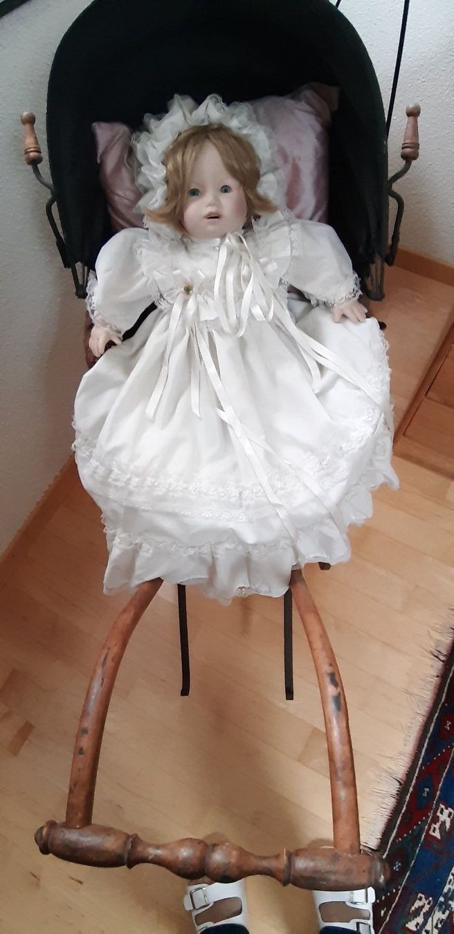 Carrozzine per bambole: Puppenwagen mit Puppe – Usato da Balterswil venduto da Jolie6