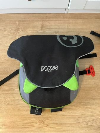Trunki BoostApak Kinderrucksack Kindersitz grau-grün