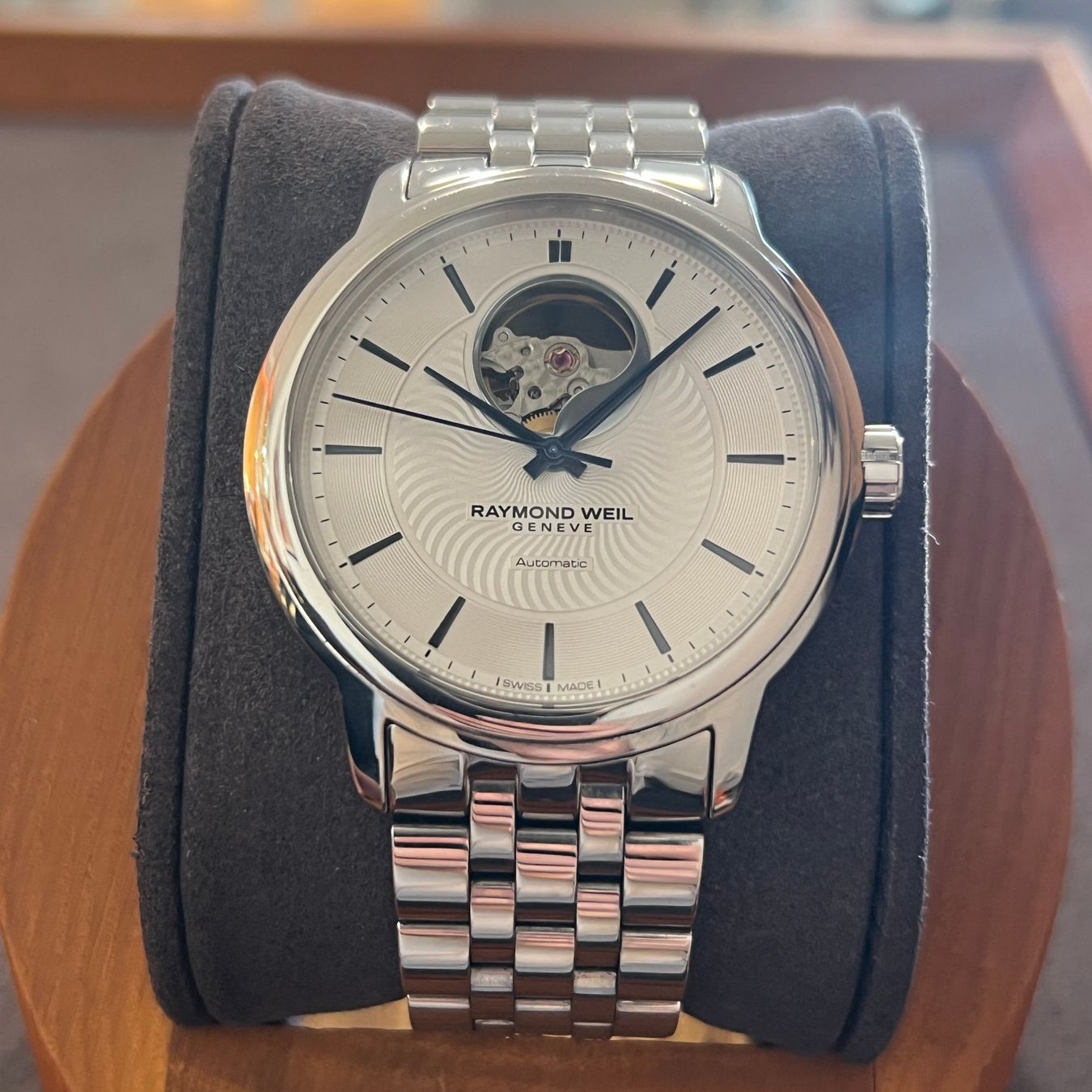Raymond Weil Orologi: Raymond Weil Maestro OpenHeart 2227 – Usato da Carouge GE venduto da Watchaser