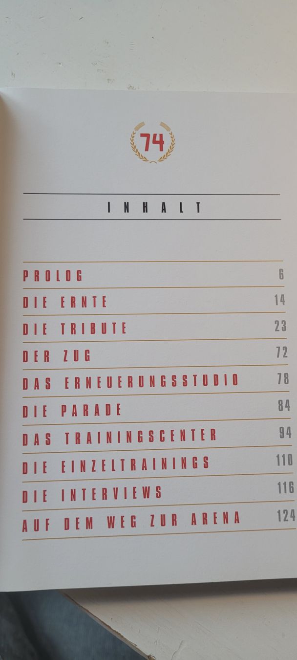 Bücher: Die Tributen von Panem Handbuch – Gebraucht aus Wila von alee.o3 1